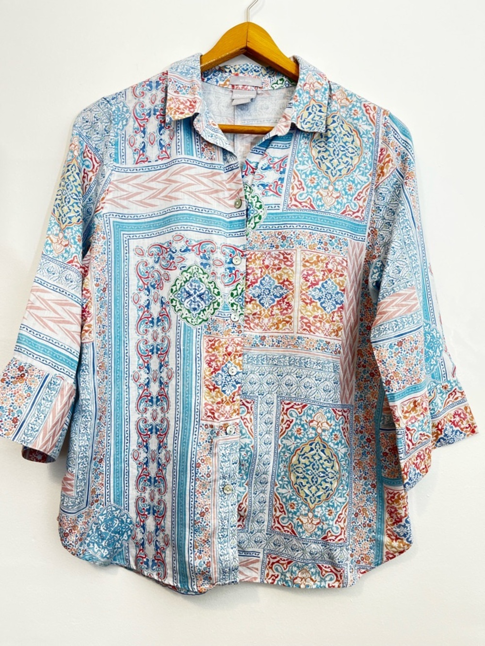 Chico’s 100% Linen Patchwork Medallion Tile Short Sleeve Button Down Blouse - Picture 1 of 7